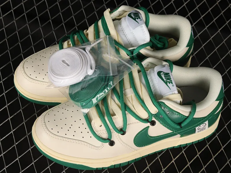 All Categories Nk SB Dunk Series Nk SB Dunk Low Low-top Sneakers Nk Dunk Low White and Green Distressed Tags Customized version of deconstructed strap casual sneakers DD1503-112